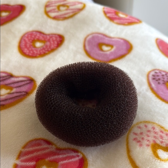 Brown Hair Donut Bun Maker perfect bun - Picture 1 of 3